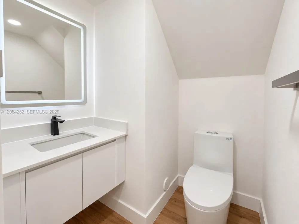 8745 SW 152nd Ave #215 Miami, FL 33193