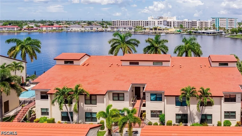 Sunnybrook Court #20 Cape Coral, FL 33904