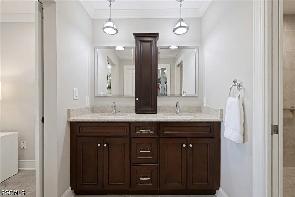 Sunnybrook Court #20 Cape Coral, FL 33904