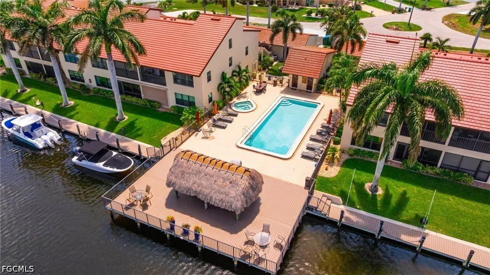 Sunnybrook Court #20 Cape Coral, FL 33904
