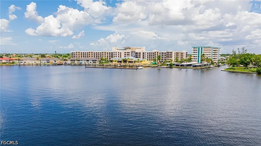 Sunnybrook Court #20 Cape Coral, FL 33904