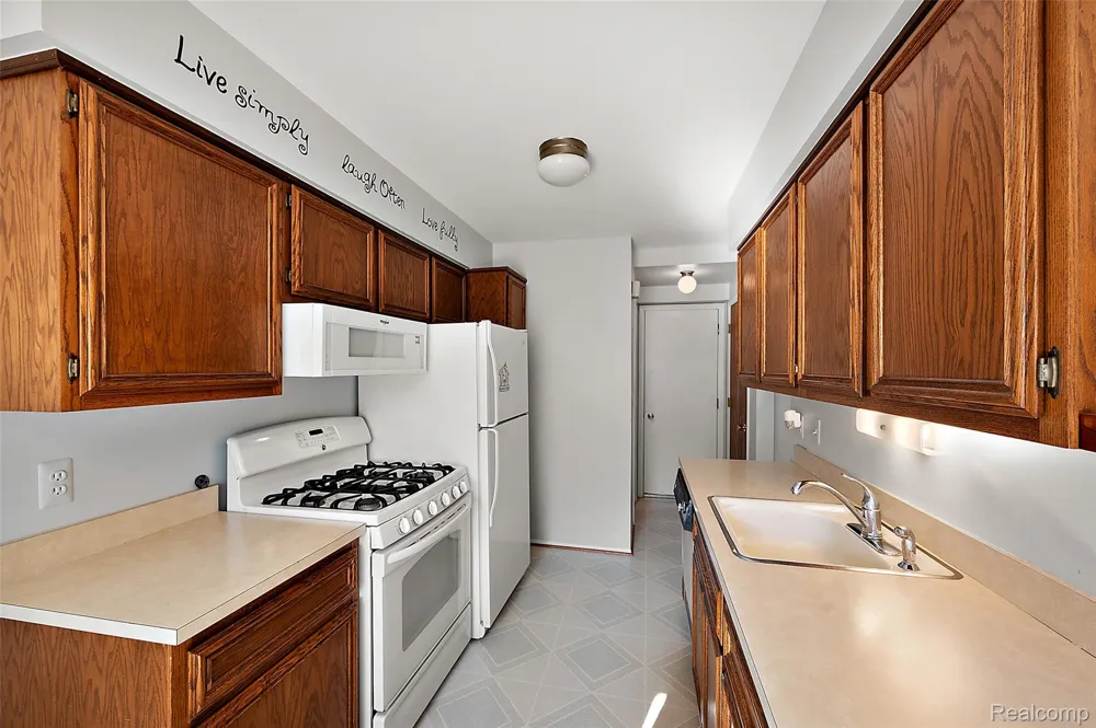 44555 Bunker Hill Drive Clinton Charter Township, MI 48038