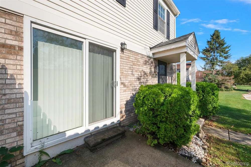 44555 Bunker Hill Drive Clinton Charter Township, MI 48038