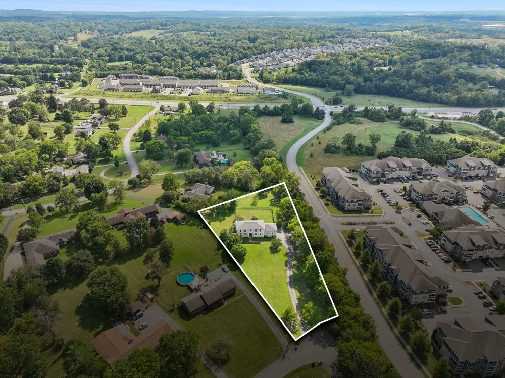 2610 Springdale Dr Lebanon, TN 37087
