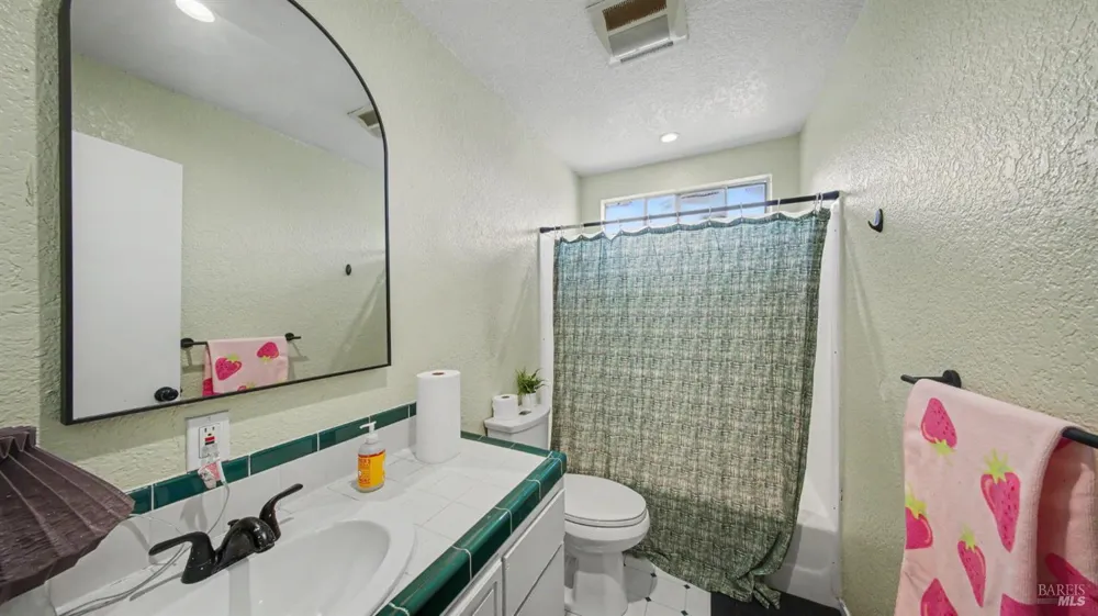 156 Peach Street Vallejo, CA 94589