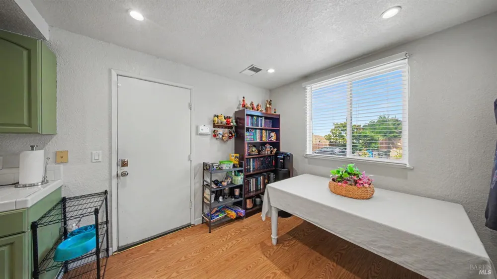 156 Peach Street Vallejo, CA 94589
