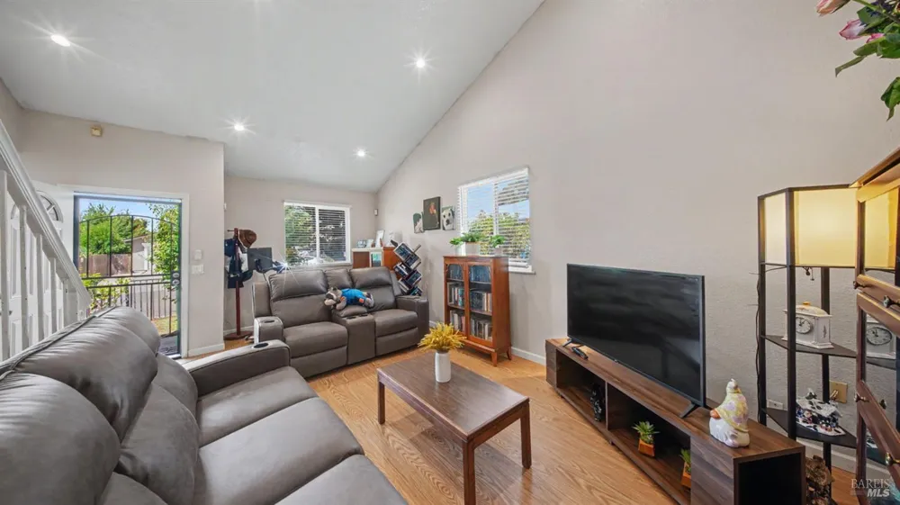 156 Peach Street Vallejo, CA 94589
