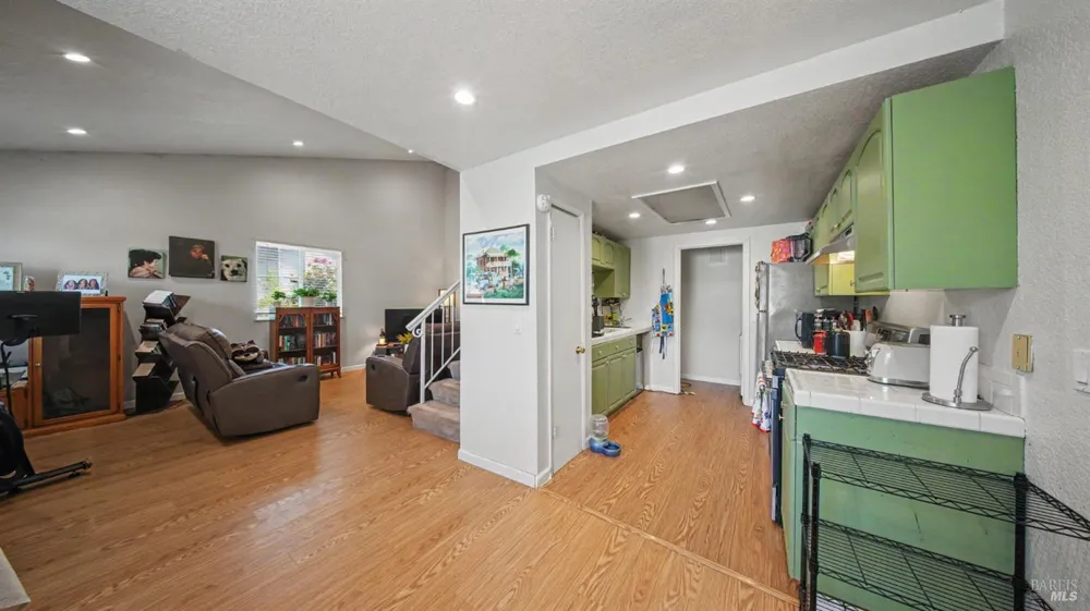 156 Peach Street Vallejo, CA 94589