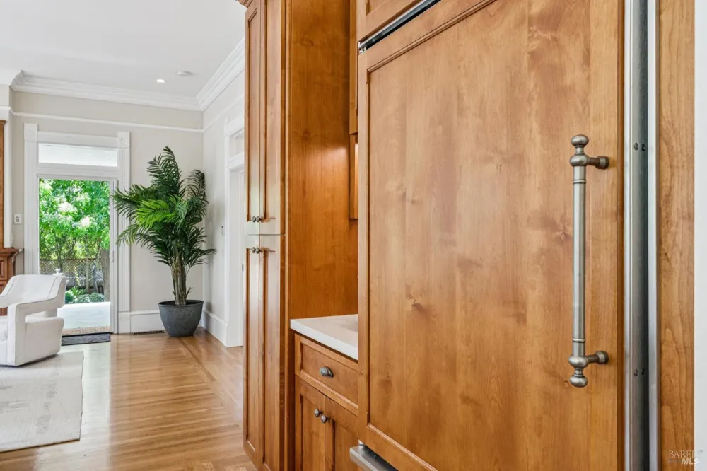 325 Fitch Street Healdsburg, CA 95448
