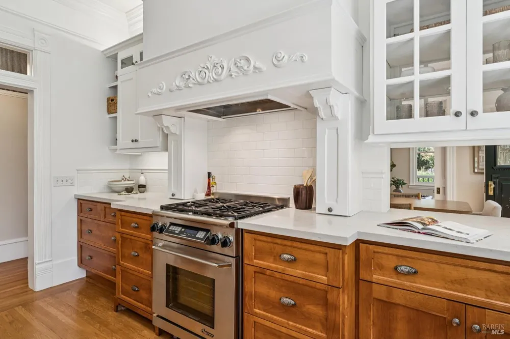 325 Fitch Street Healdsburg, CA 95448