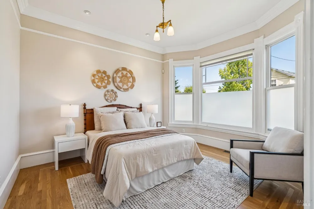 325 Fitch Street Healdsburg, CA 95448