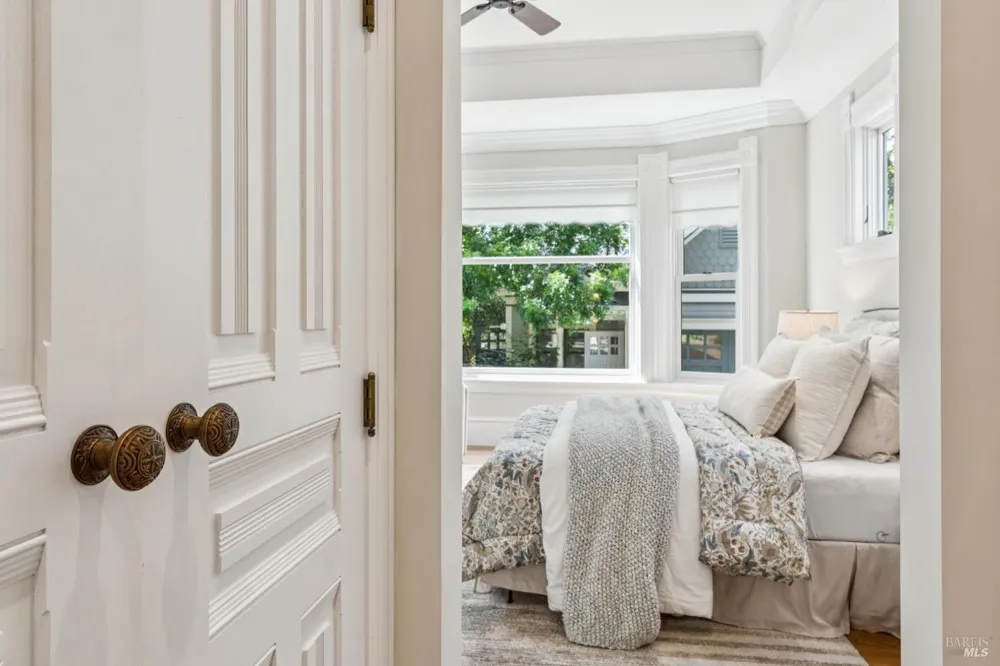 325 Fitch Street Healdsburg, CA 95448