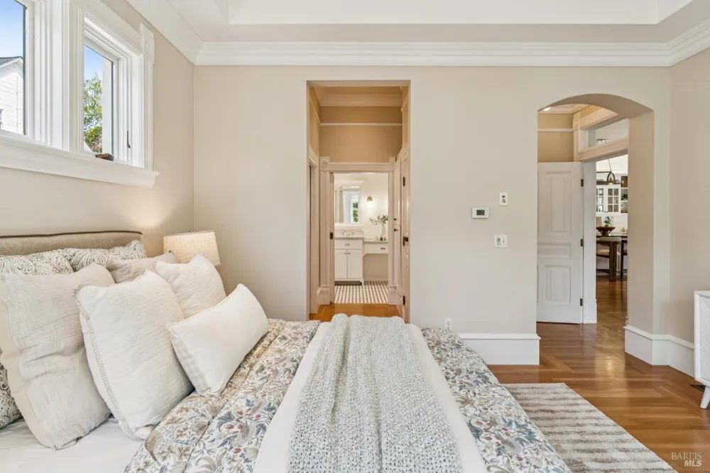 325 Fitch Street Healdsburg, CA 95448