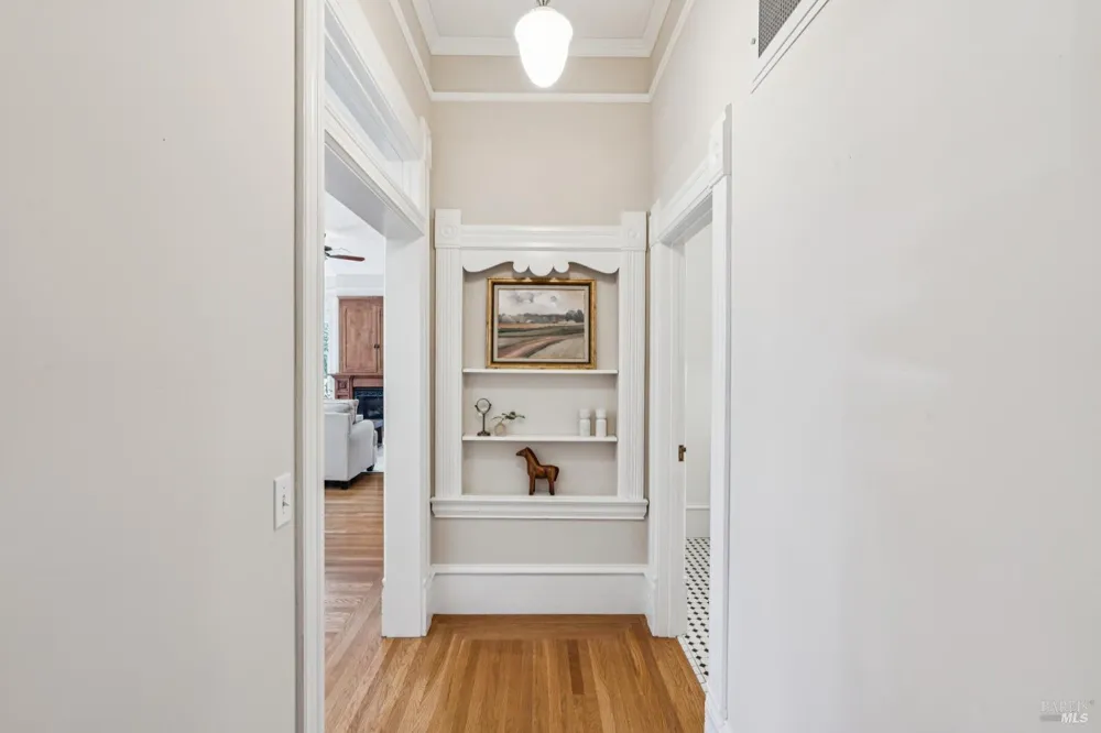 325 Fitch Street Healdsburg, CA 95448