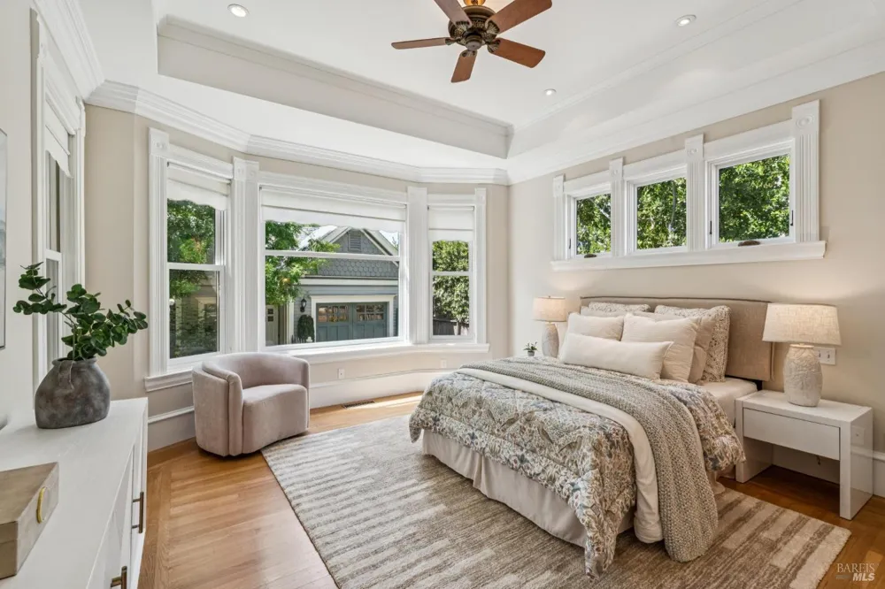 325 Fitch Street Healdsburg, CA 95448