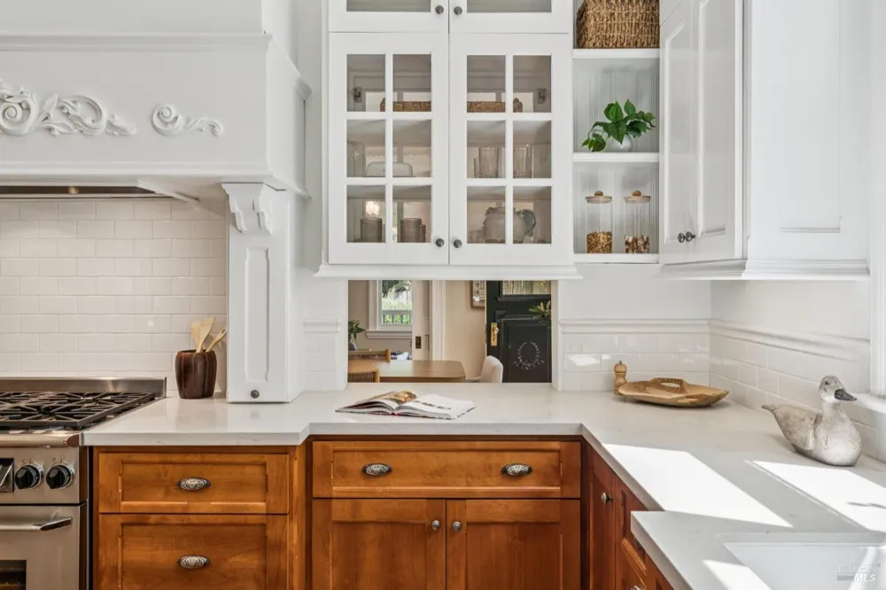 325 Fitch Street Healdsburg, CA 95448