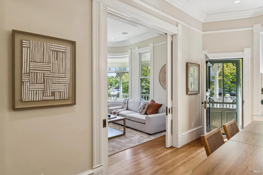 325 Fitch Street Healdsburg, CA 95448