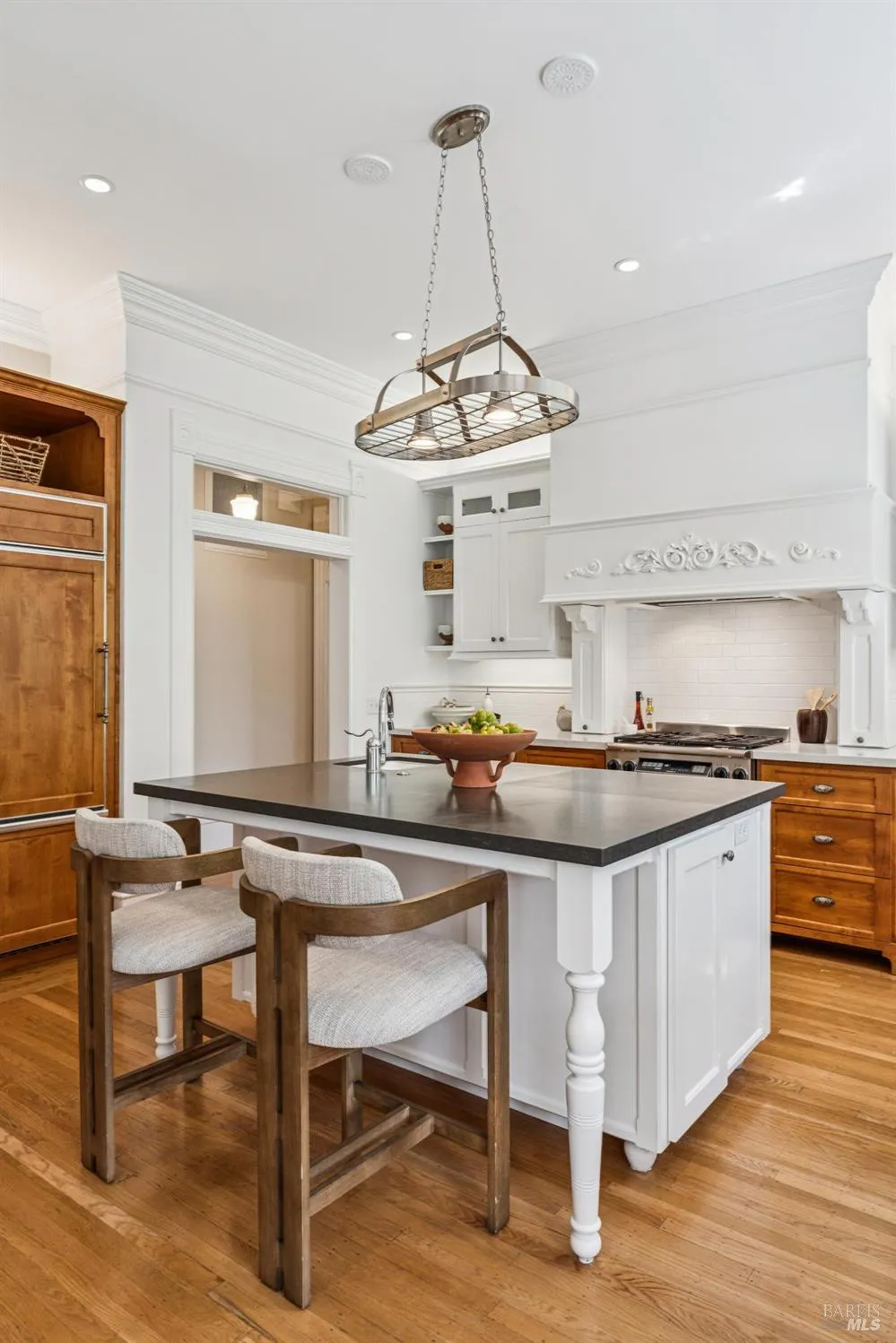 325 Fitch Street Healdsburg, CA 95448