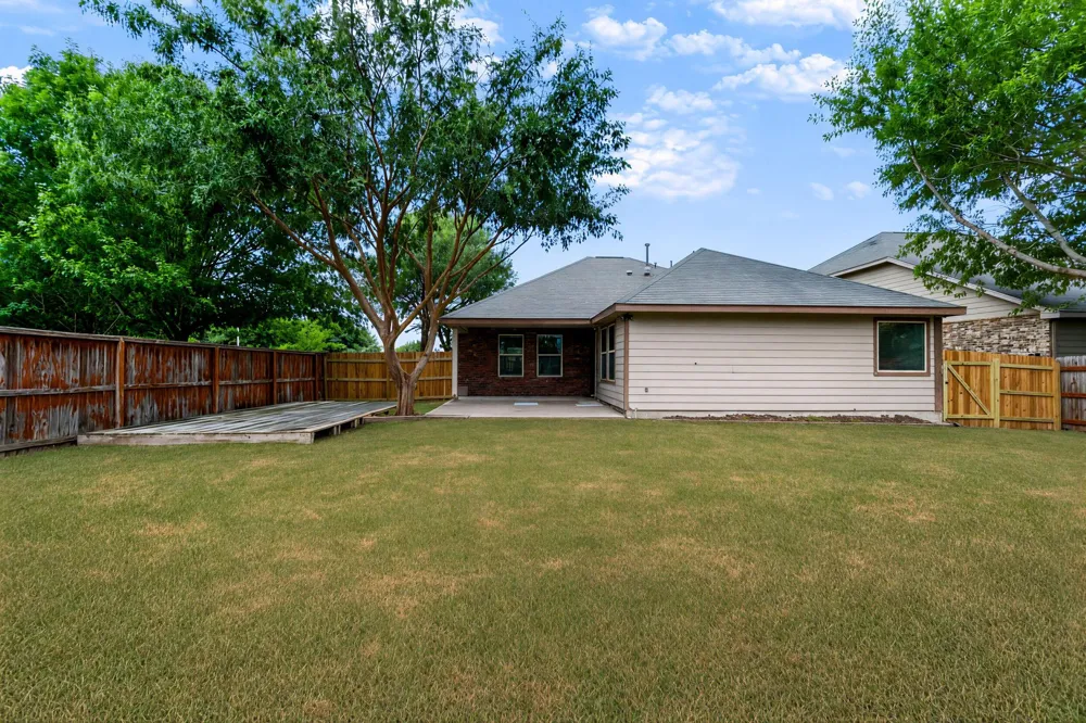 111 Sandstone Trail Buda, TX 78610