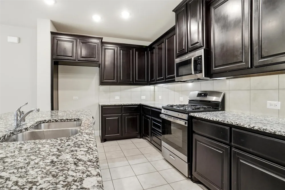 1808 Sierra Rose Trace Mesquite, TX 75181