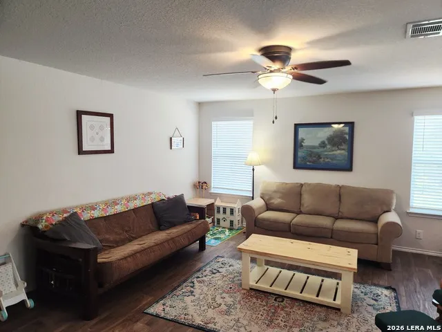 3862 Snowbird Converse, TX 78109