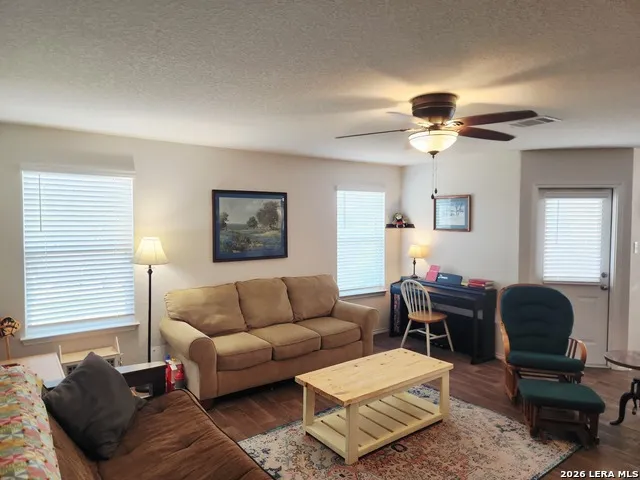 3862 Snowbird Converse, TX 78109