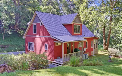 1374 Lucius Road