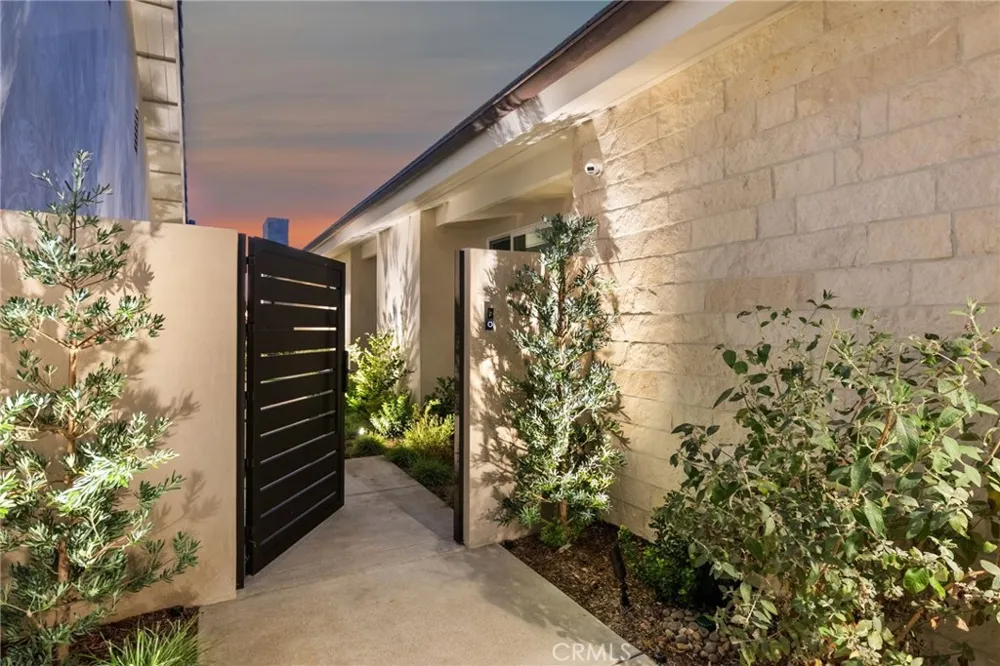 1911 Yacht Colinia Newport Beach, CA 92660