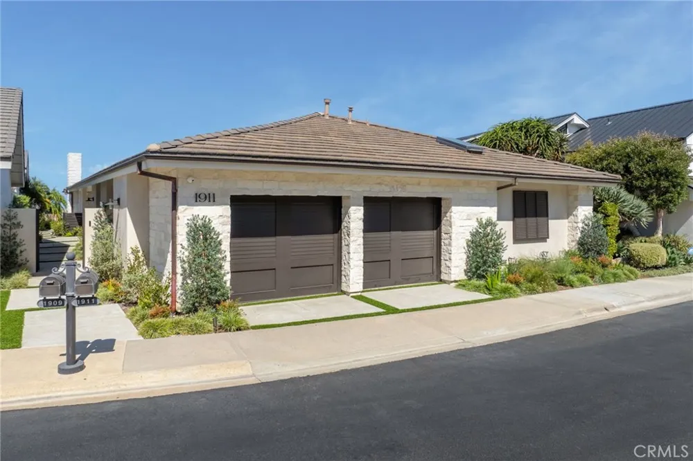 1911 Yacht Colinia Newport Beach, CA 92660