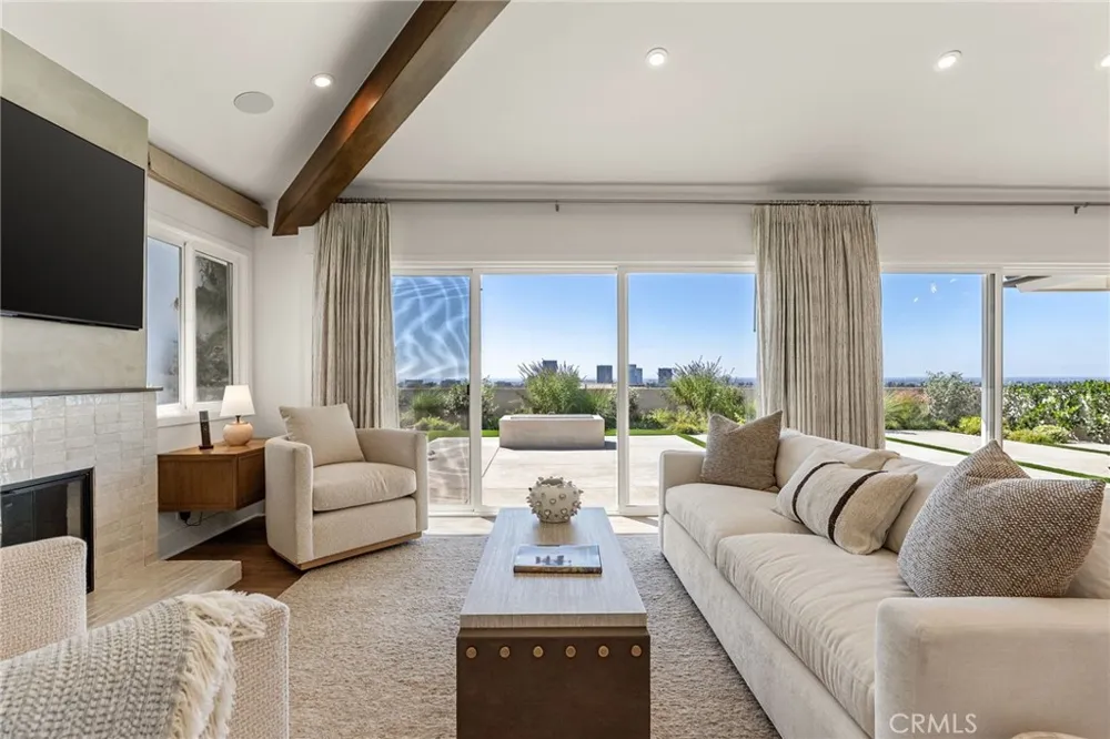 1911 Yacht Colinia Newport Beach, CA 92660