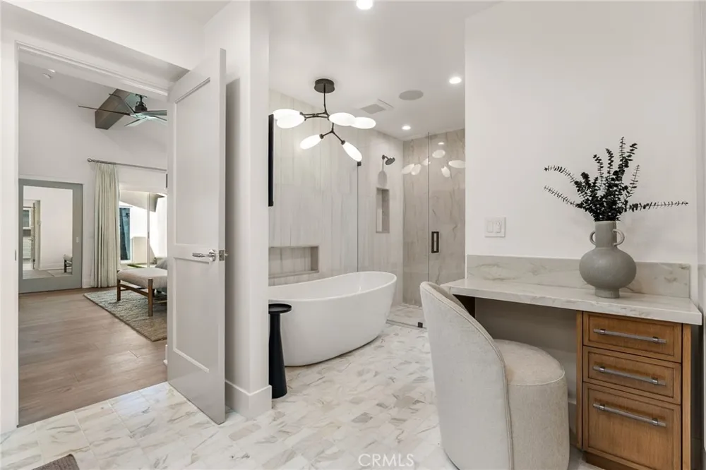 1911 Yacht Colinia Newport Beach, CA 92660
