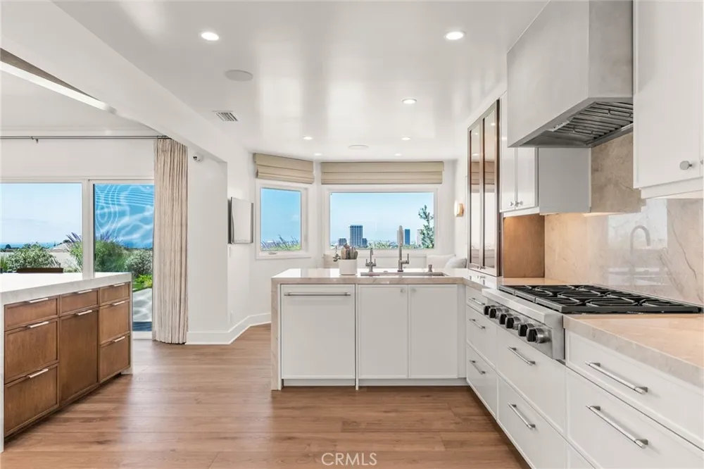1911 Yacht Colinia Newport Beach, CA 92660