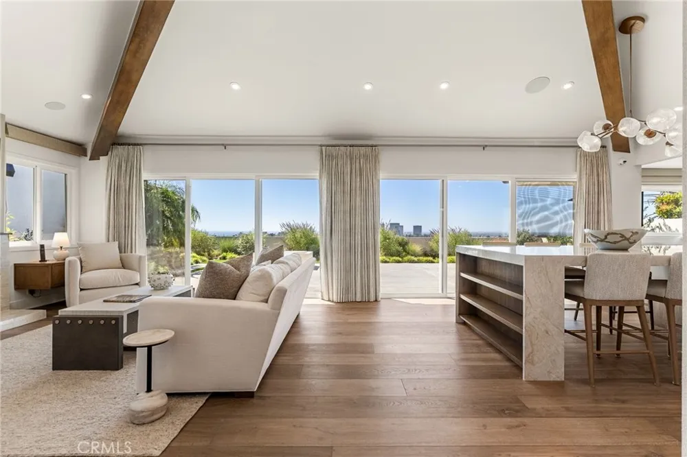 1911 Yacht Colinia Newport Beach, CA 92660