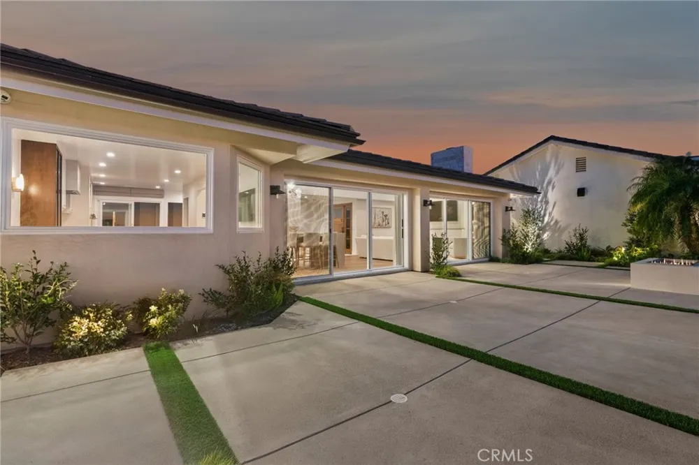 1911 Yacht Colinia Newport Beach, CA 92660