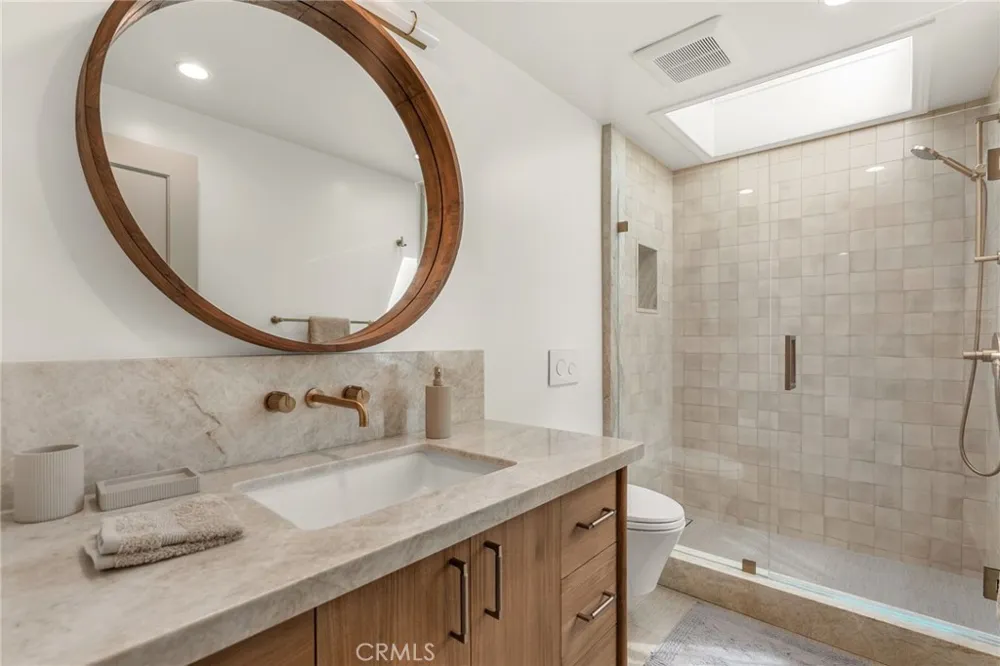 1911 Yacht Colinia Newport Beach, CA 92660