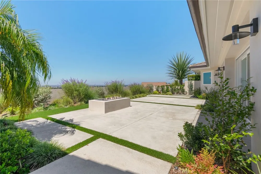 1911 Yacht Colinia Newport Beach, CA 92660
