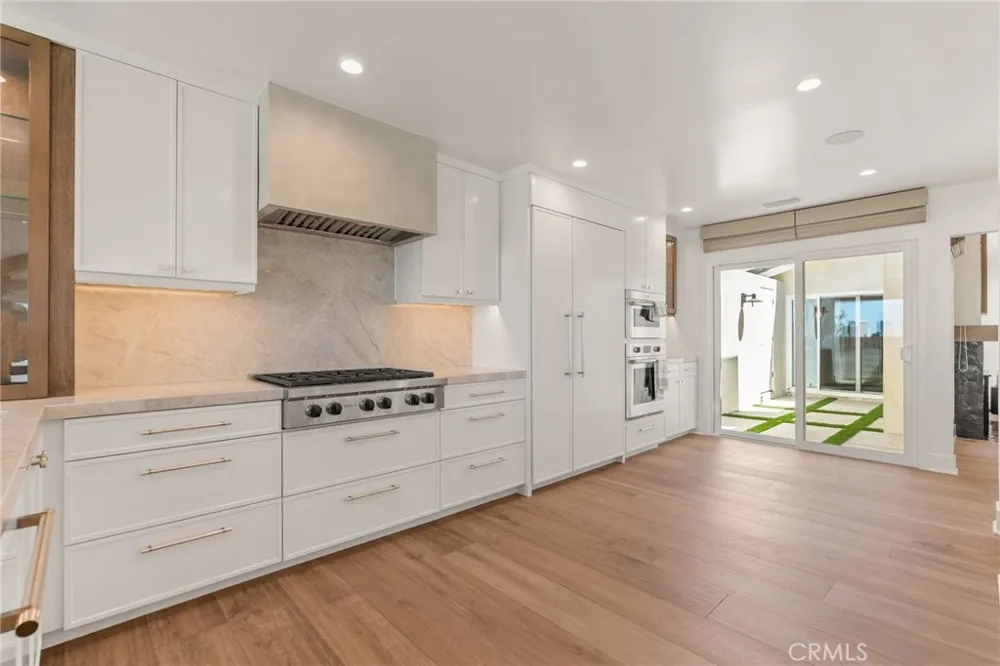 1911 Yacht Colinia Newport Beach, CA 92660