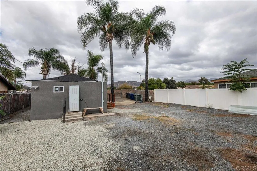 9742 Los Coches Rd Lakeside, CA 92040