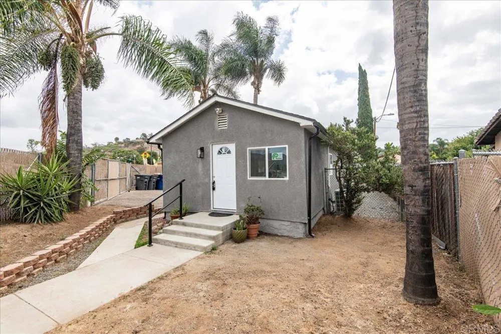 9742 Los Coches Rd Lakeside, CA 92040