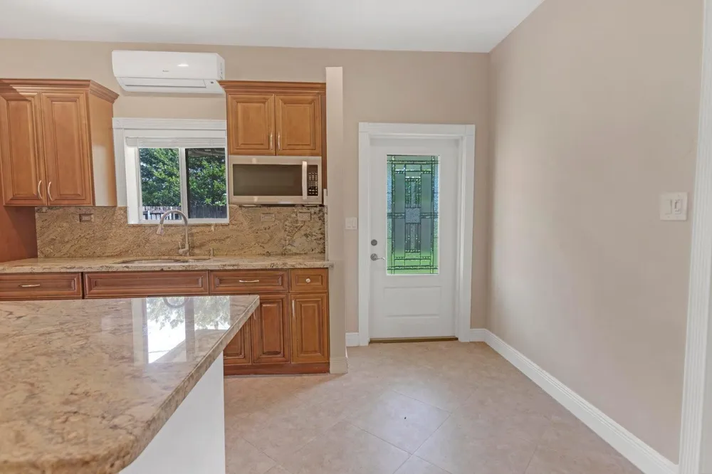 4500 SW 25th Terrace Dania Beach, FL 33312