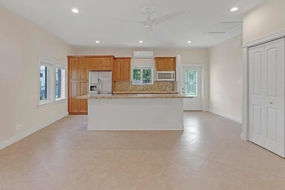 4500 SW 25th Terrace Dania Beach, FL 33312