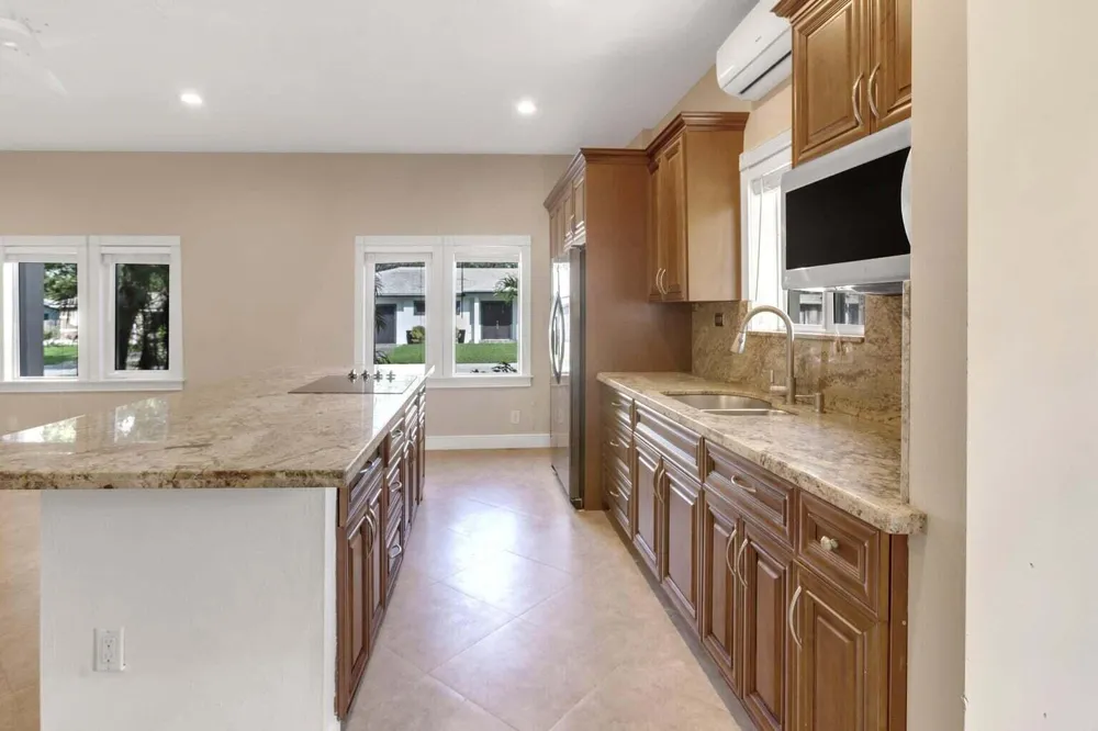 4500 SW 25th Terrace Dania Beach, FL 33312