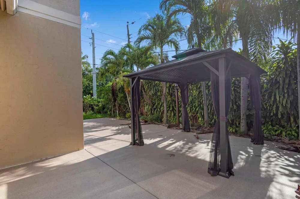 4500 SW 25th Terrace Dania Beach, FL 33312
