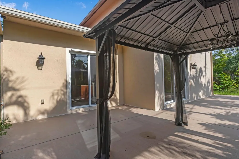4500 SW 25th Terrace Dania Beach, FL 33312