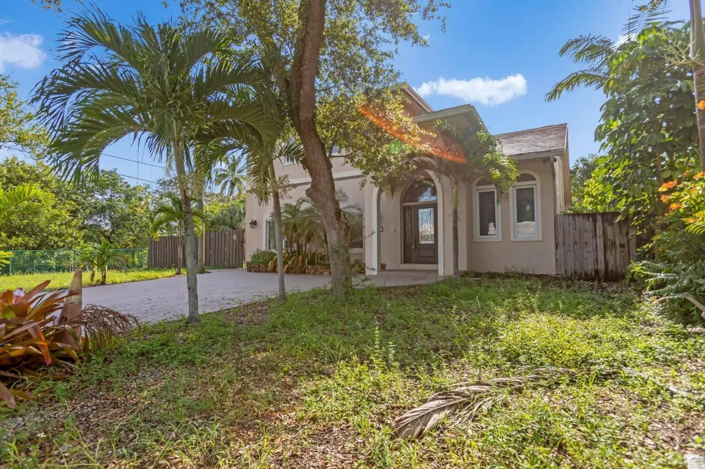 4500 SW 25th Terrace Dania Beach, FL 33312