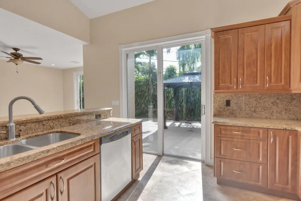4500 SW 25th Terrace Dania Beach, FL 33312