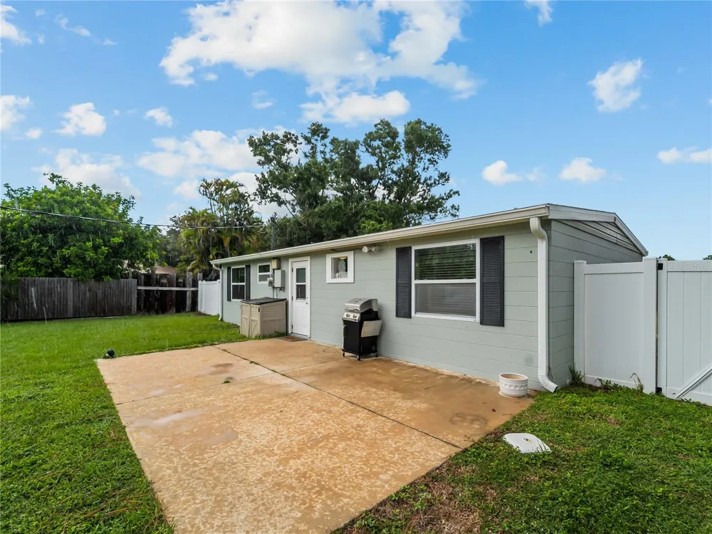 565 ELLIOT STREET Englewood, FL 34223
