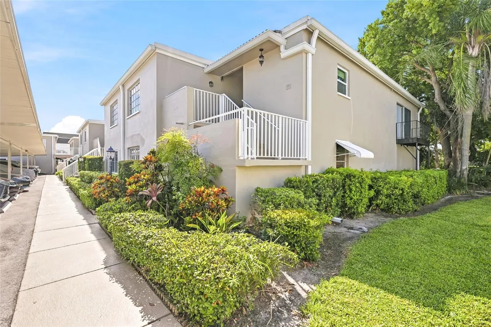 919 OSCEOLA ROAD #207 Belleair, FL 33756