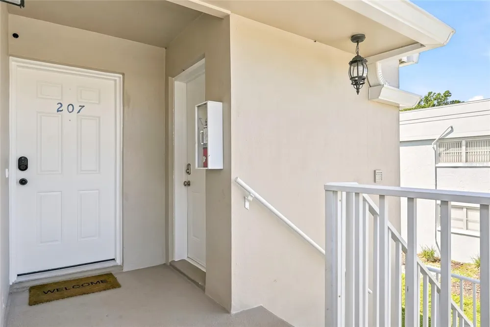 919 OSCEOLA ROAD #207 Belleair, FL 33756