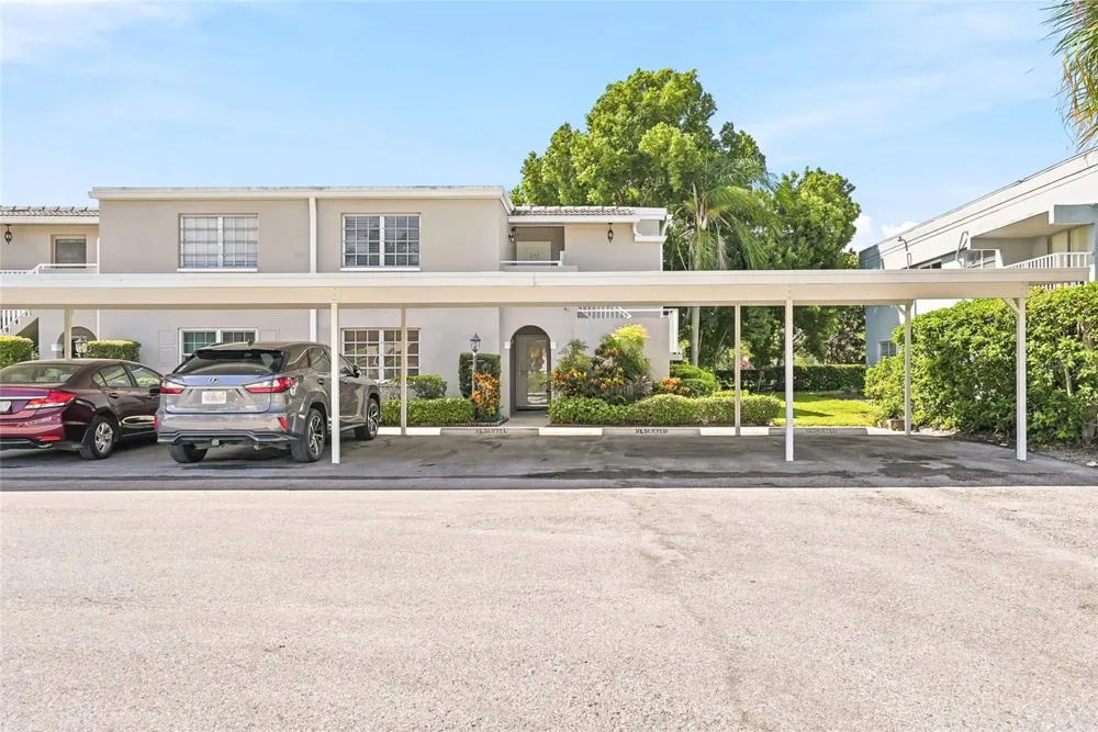 919 OSCEOLA ROAD #207 Belleair, FL 33756